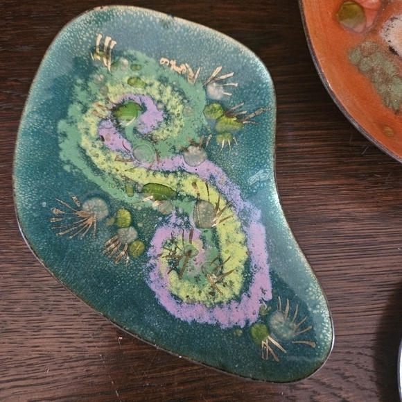 Set of 3 small mid century modern enameled studio art trinket dishes. - Picture 5 of 12